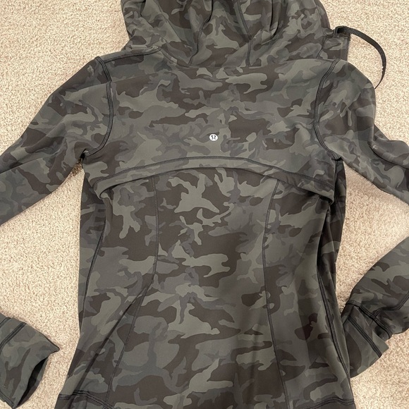 lululemon athletica Tops - Lululemon running jacket 6 army color